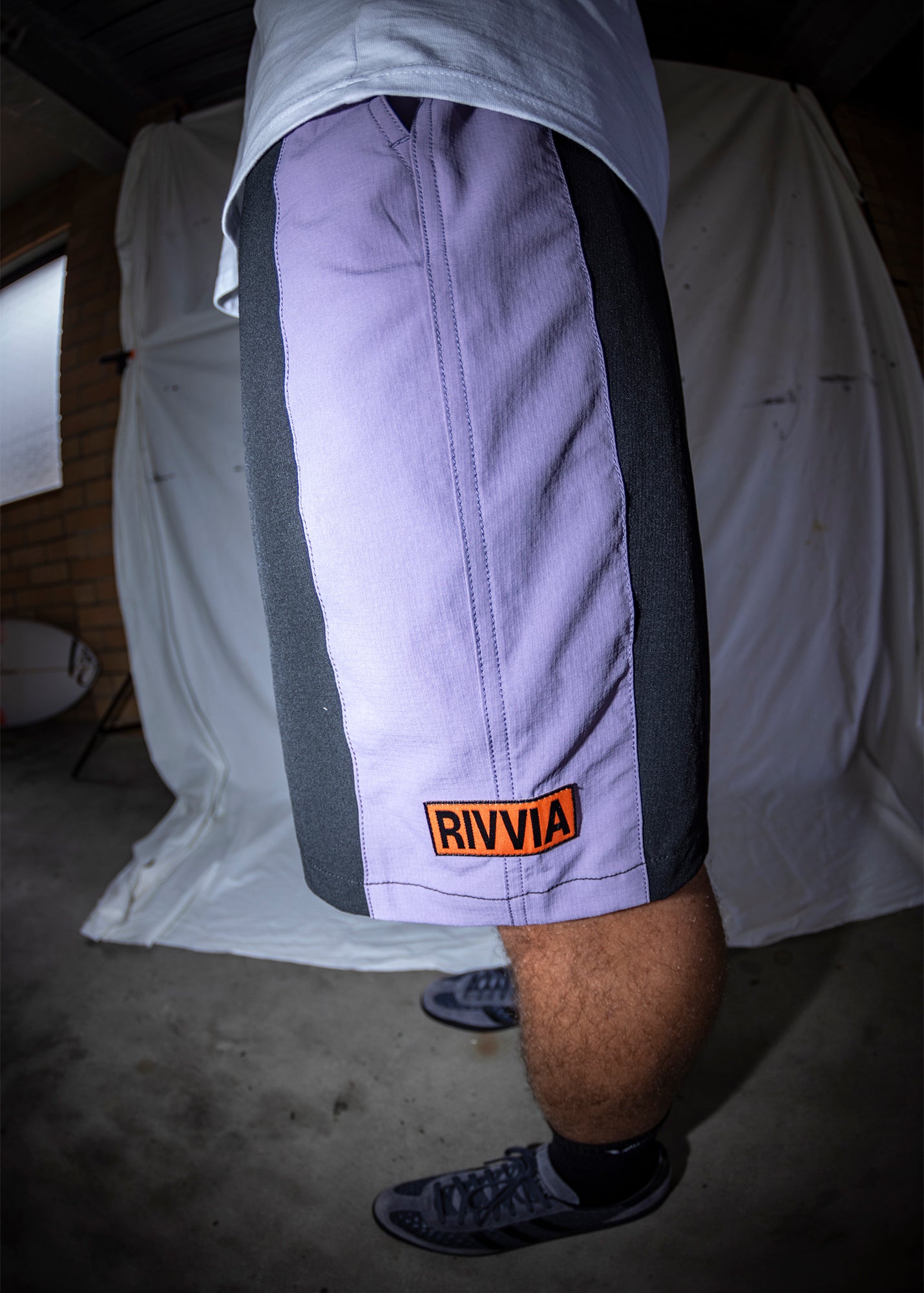 DAILY GRIND 20" BOX LOGO SHORT : BLACK PURPLE