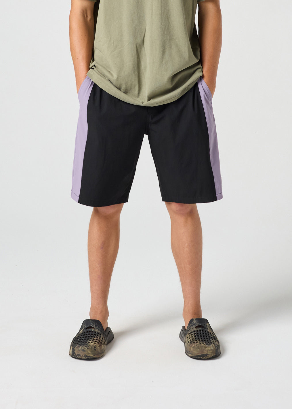 DAILY GRIND 20" BOX LOGO SHORT : BLACK PURPLE