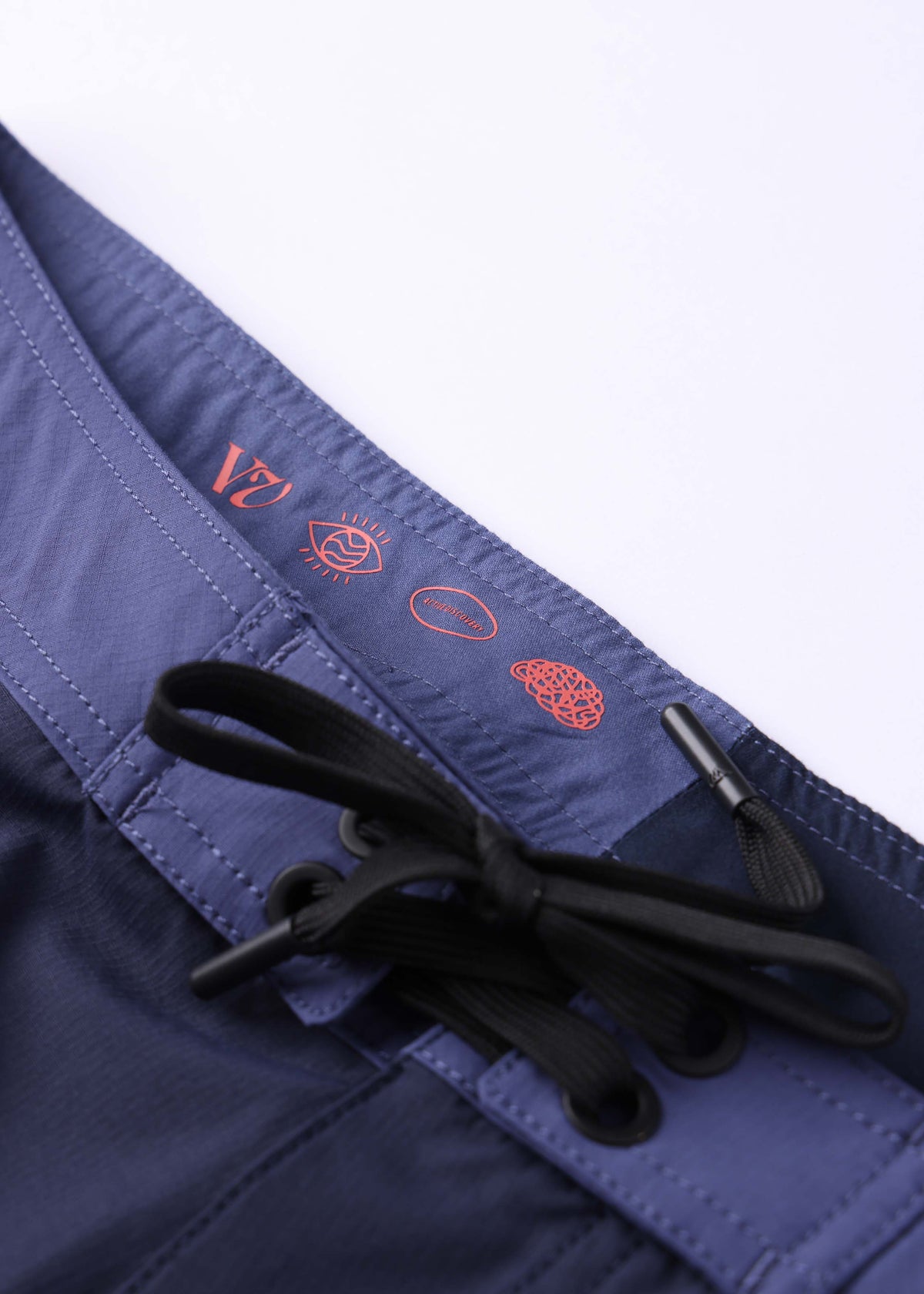 STEREO 19" ENVISION TRUNK : NAVY