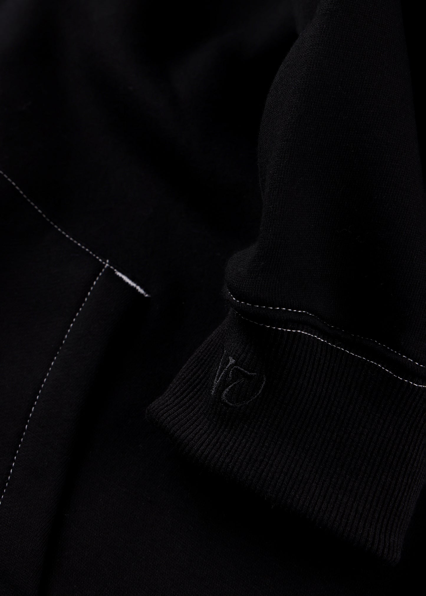 WORLD CONNECTION HOOD : BLACK