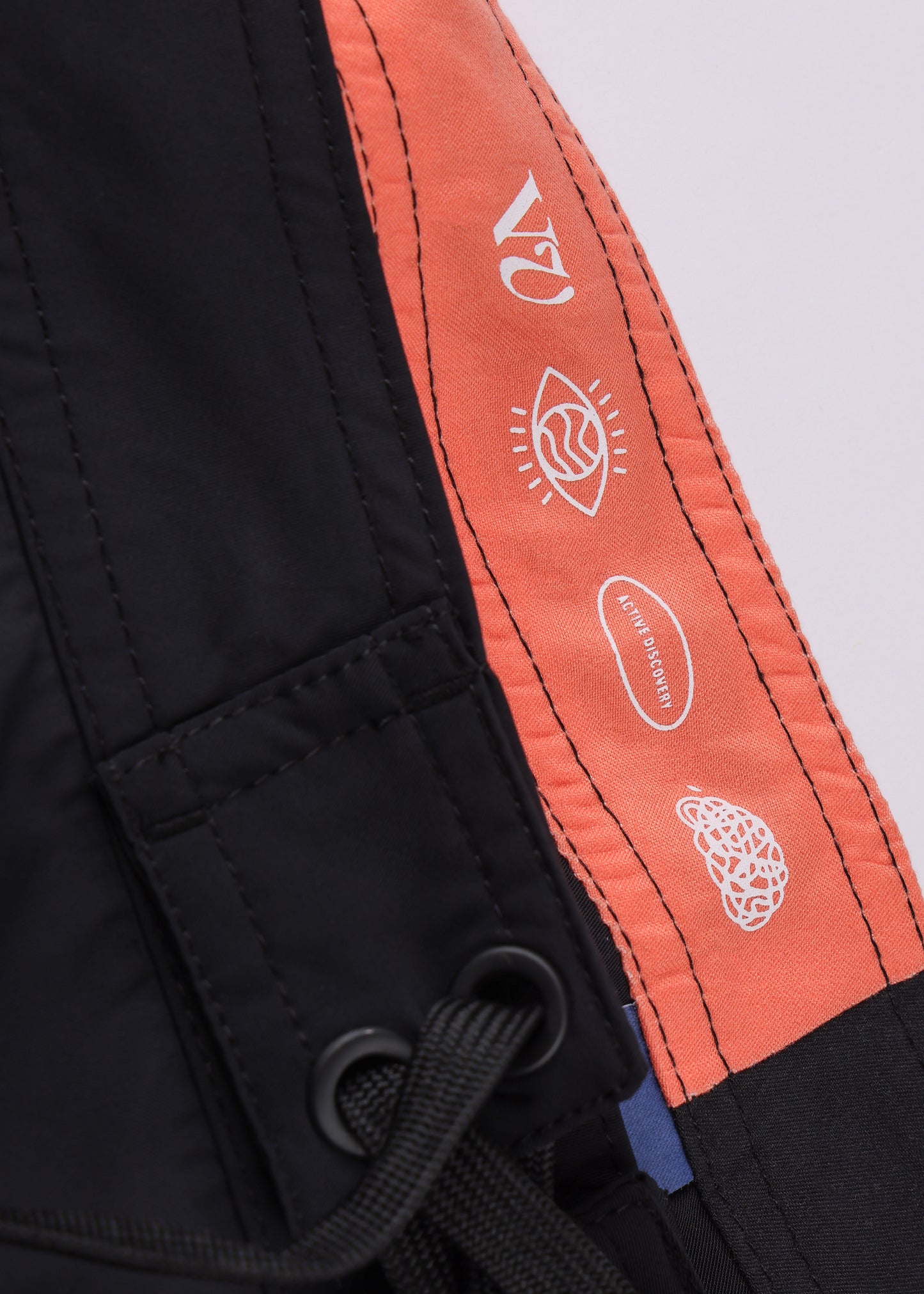 STEREO 19" DIMENSION TRUNK : BLACK ORANGE