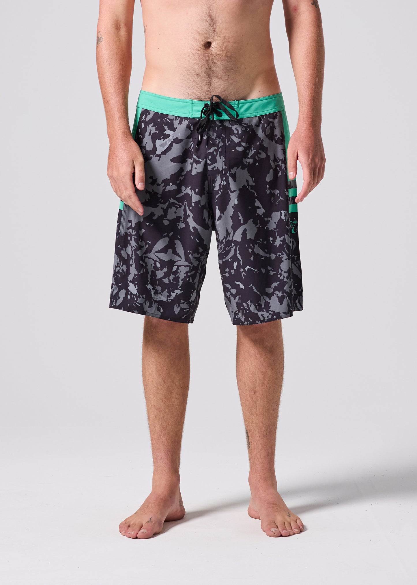 DISCLOSURE 20" DECORATIVE TRUNK : BLACK GREEN