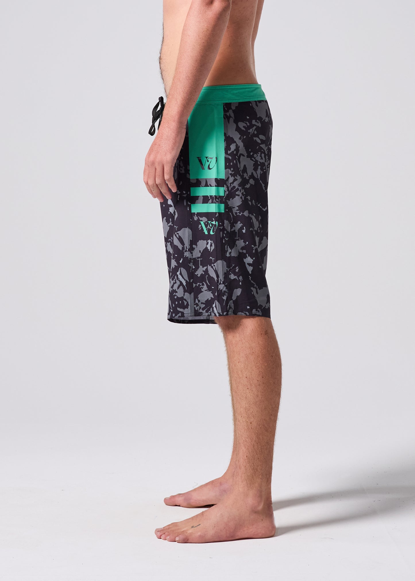 DISCLOSURE 20" DECORATIVE TRUNK : BLACK GREEN