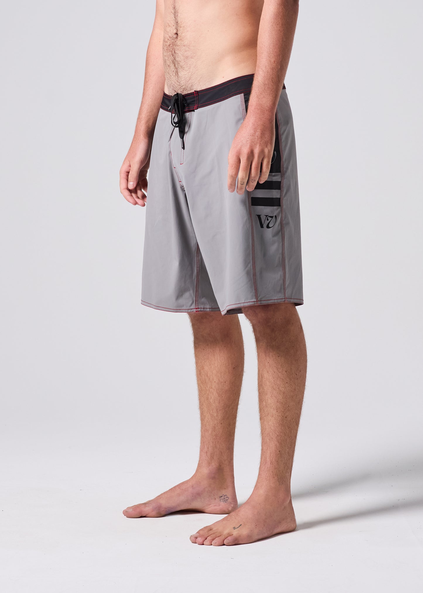 DISCLOSURE 20" TRUNK : GREY