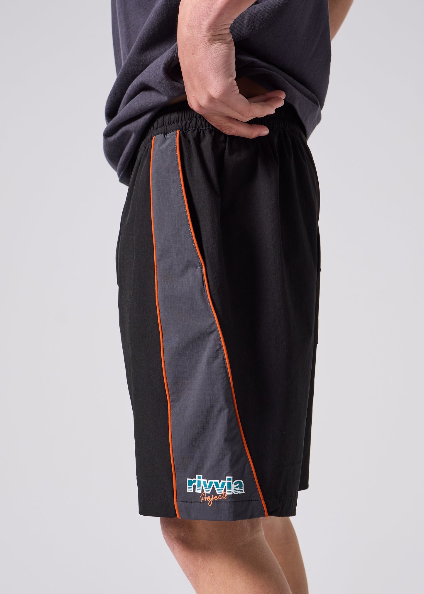 DAILY RIDE NETWORK PANEL SHORT : BLACK GREY