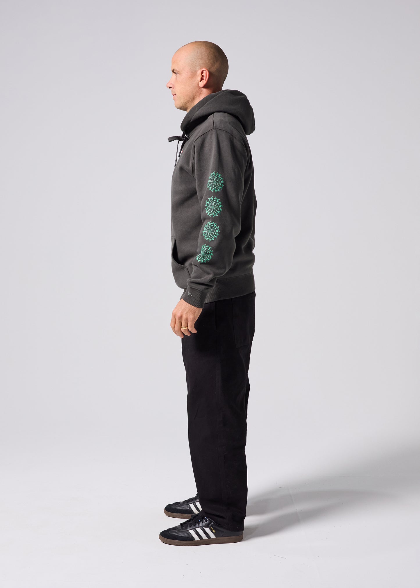 DIMENSION HOOD : PIGMENT BLACK