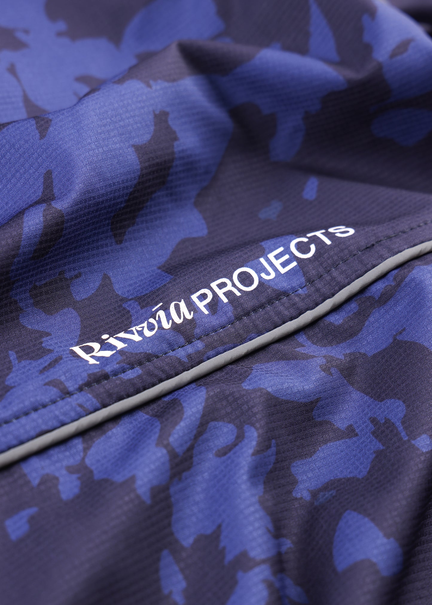 DECORATIVE SPRAY JACKET : BLUE BLACK