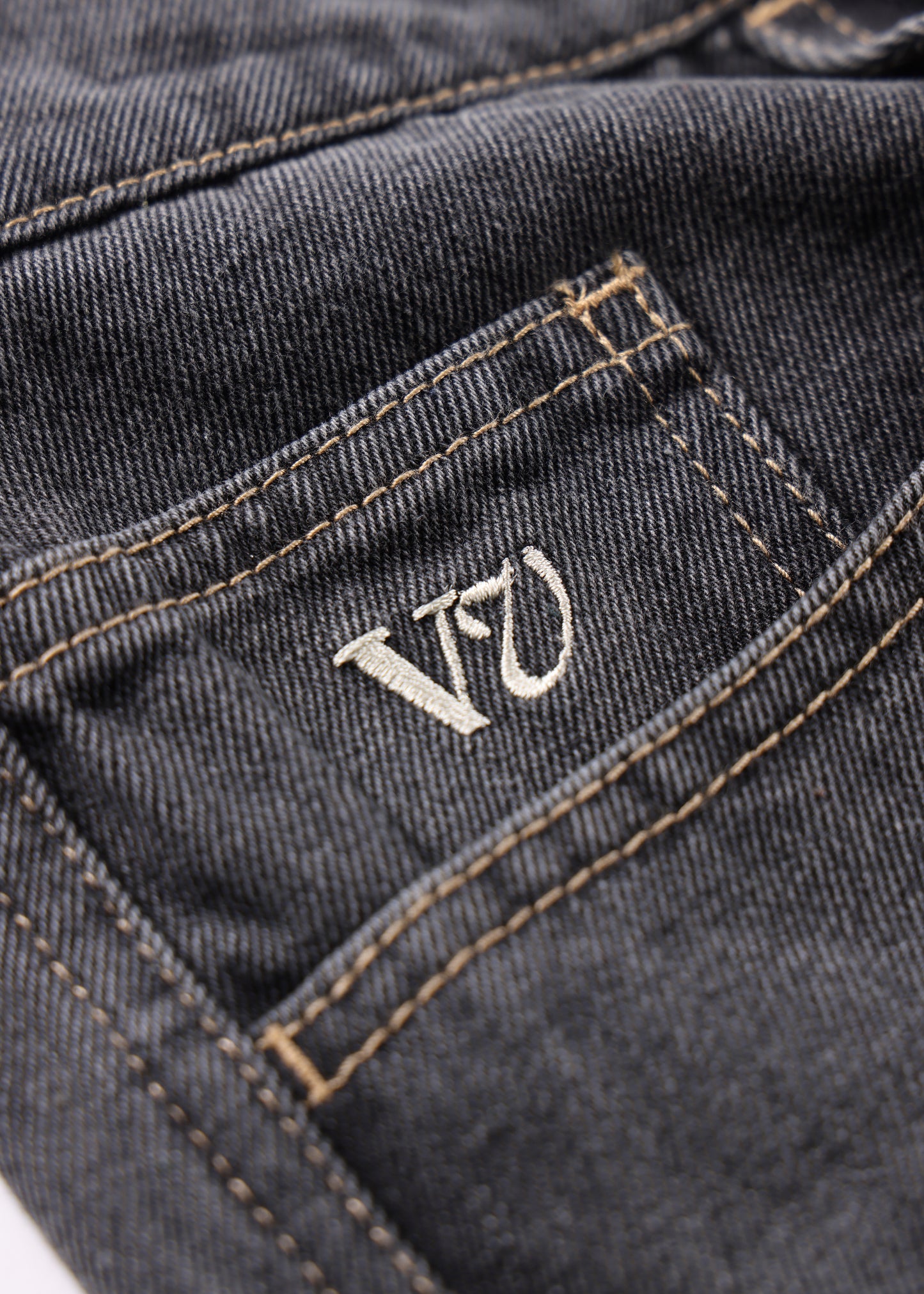 VV DENIM PANT : WORN BLACK