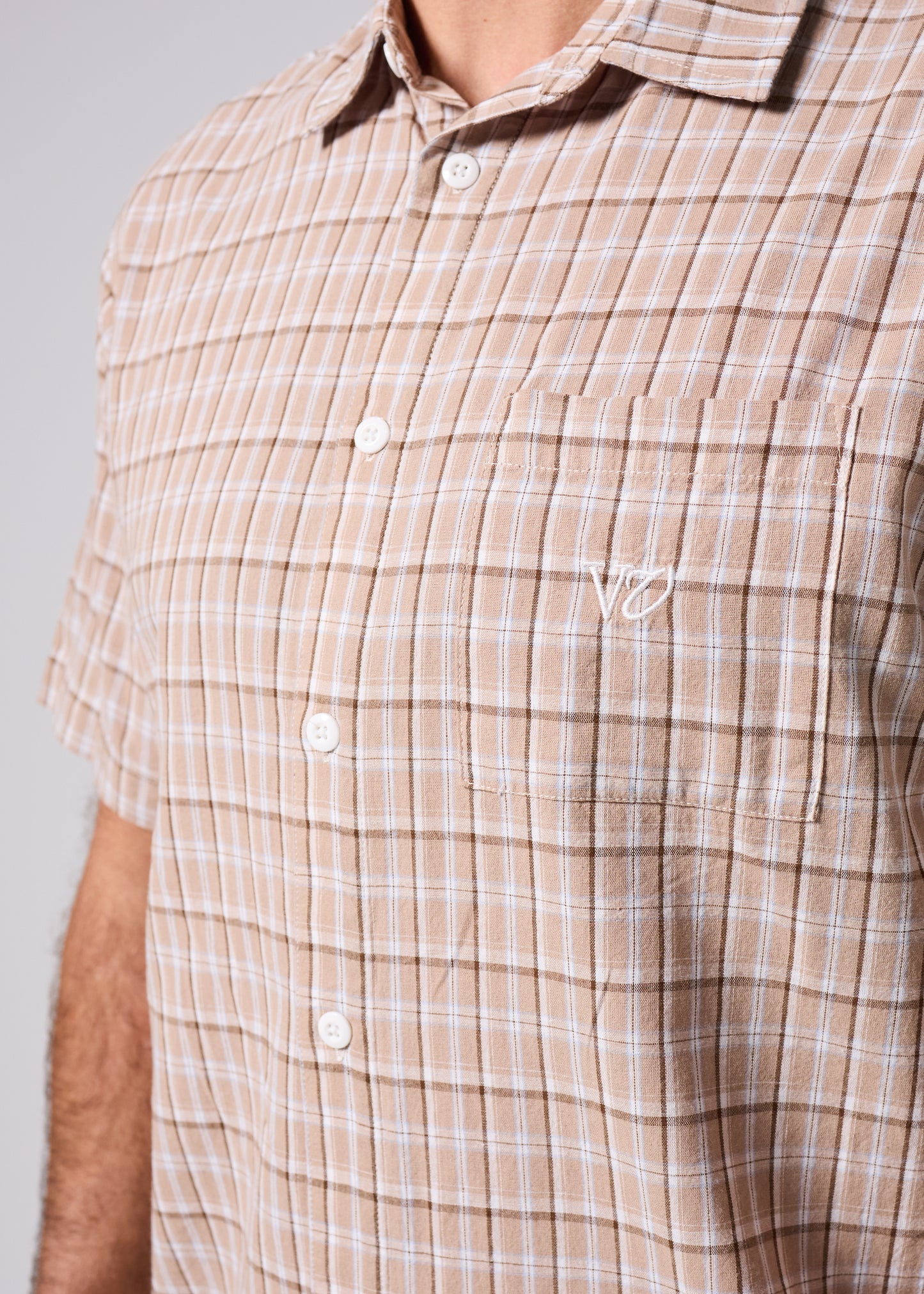 VV CHECK SS SHIRT : BROWN