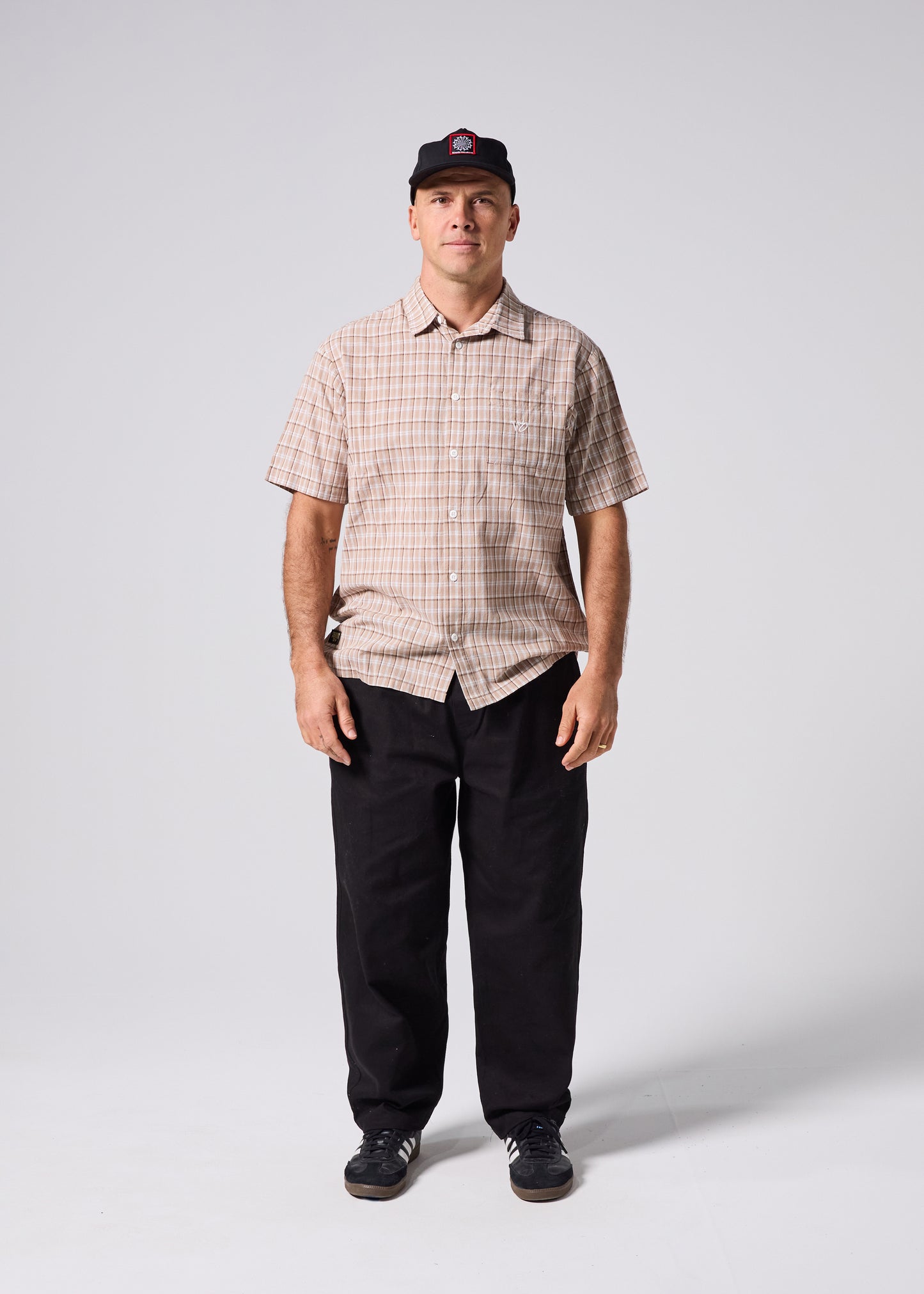 VV CHECK SS SHIRT : BROWN