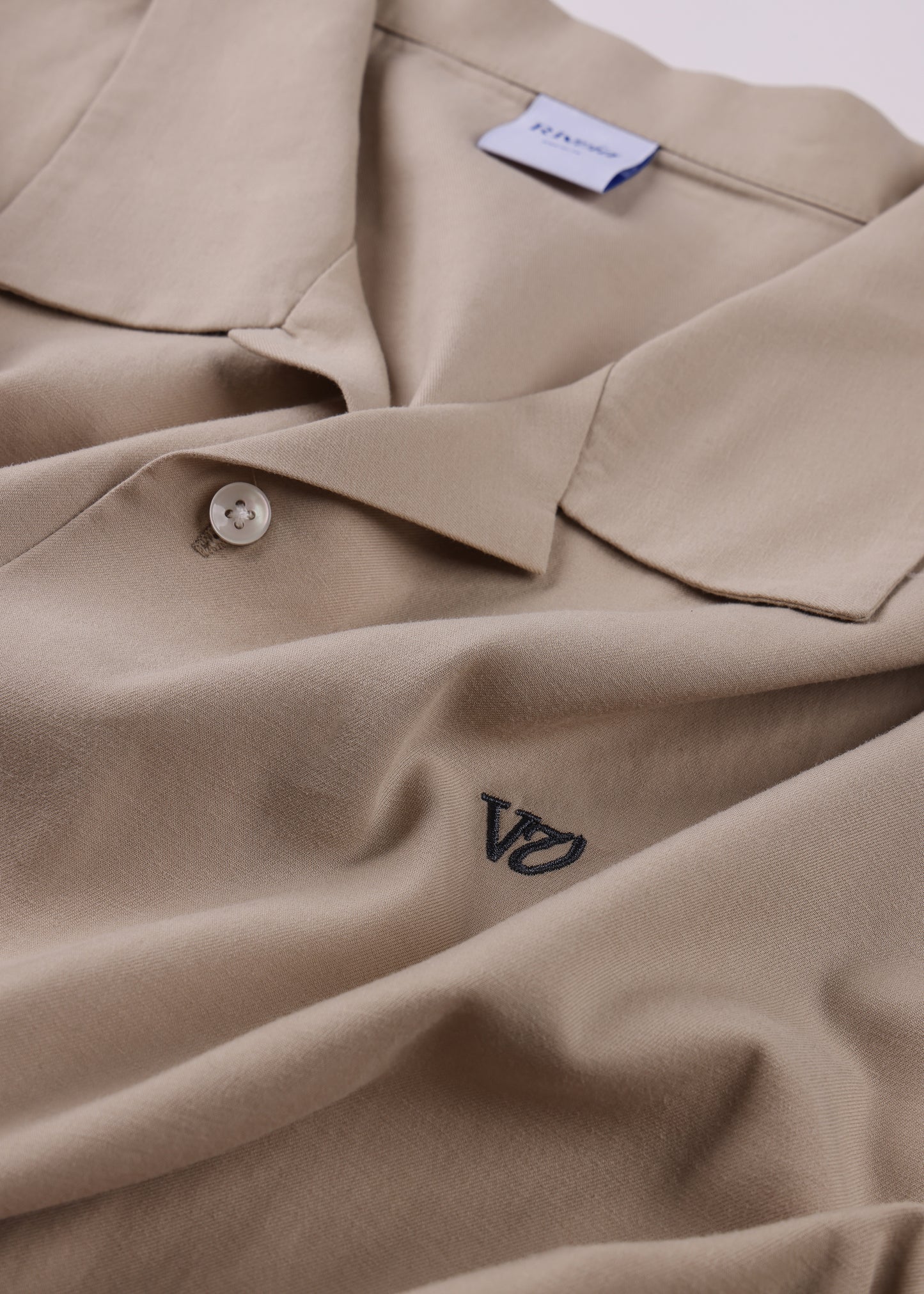 VV CONTRAST SS SHIRT : BONE