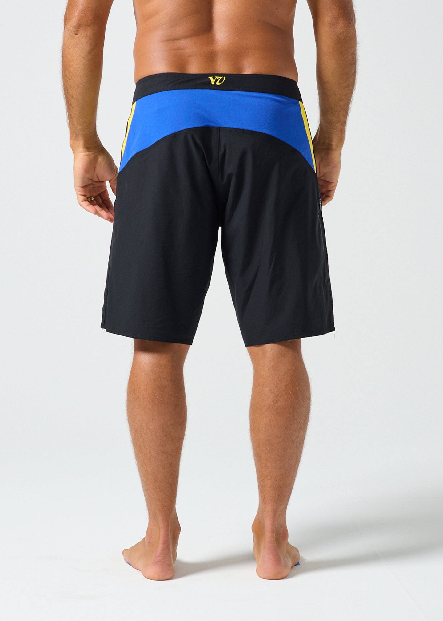 FREQUENCY 21" TRUNK : BLACK/BLUE