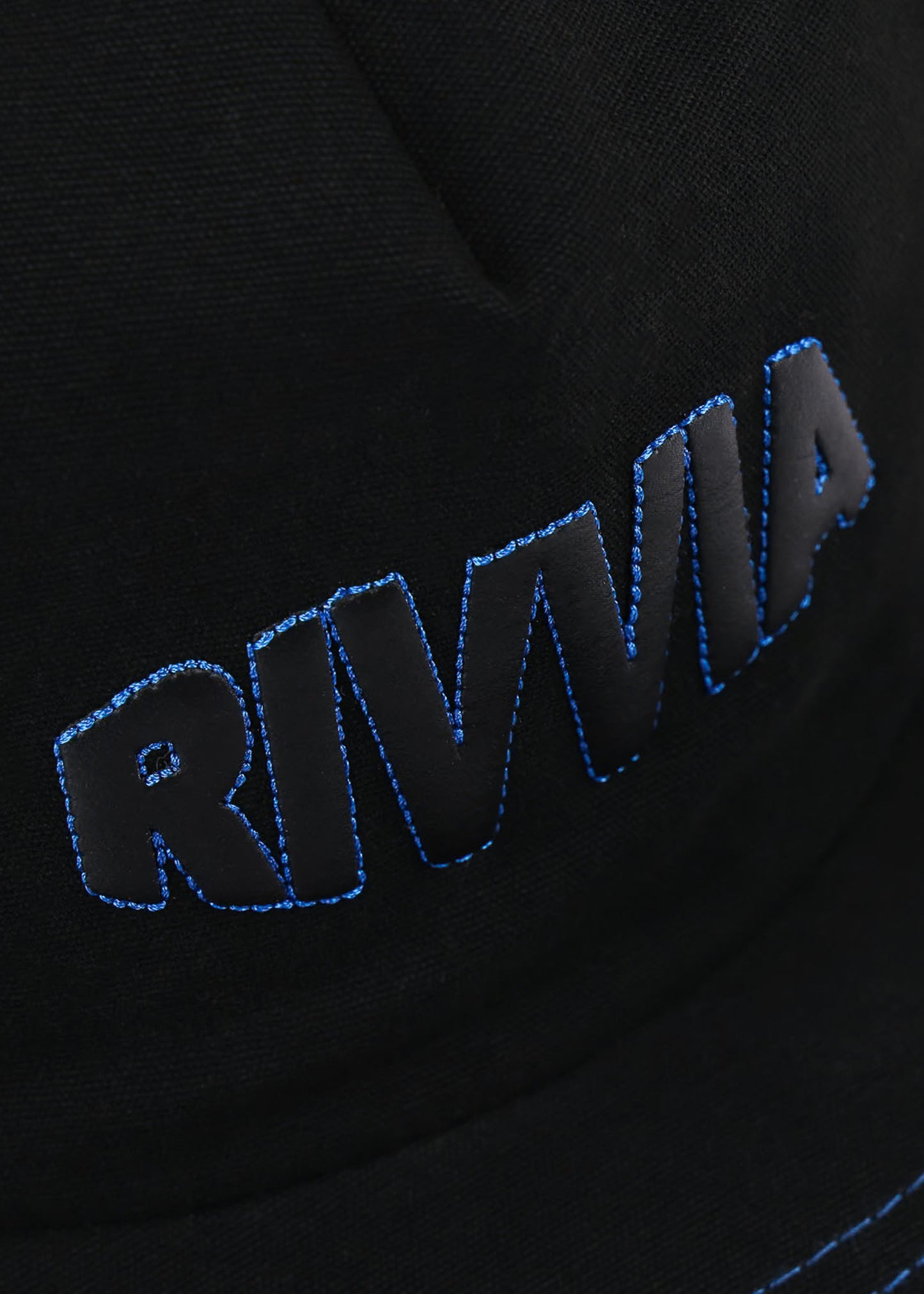 RIVVIA PUFF TRUCKER CAP : BLACK/BLUE