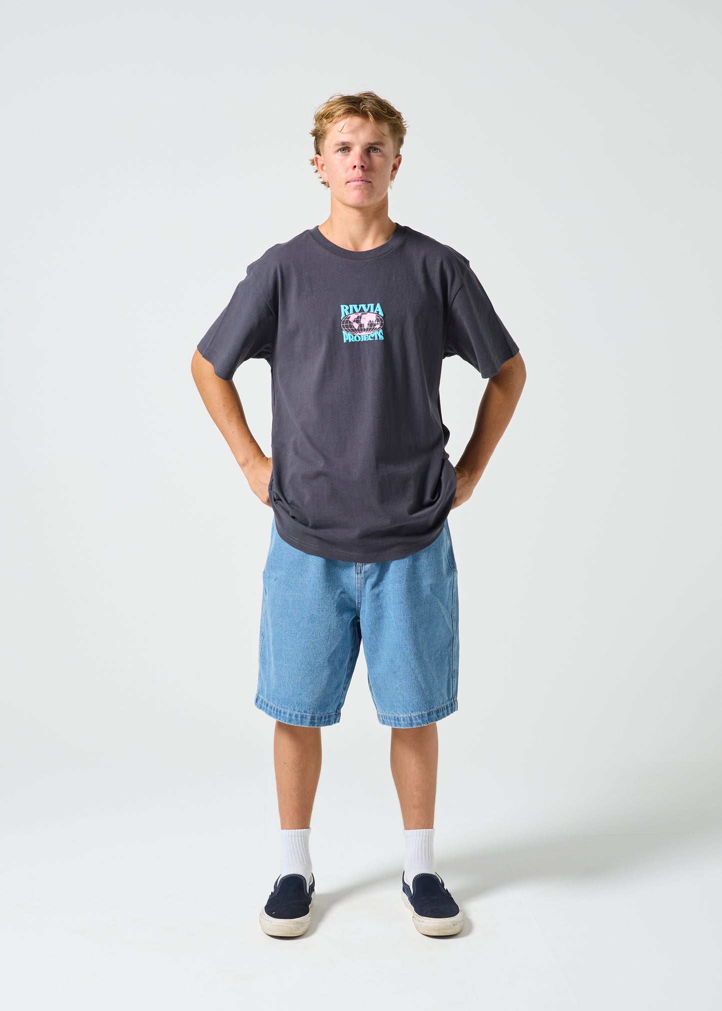 WORLD SERIES T-SHIRT : PIGMENT BLACK