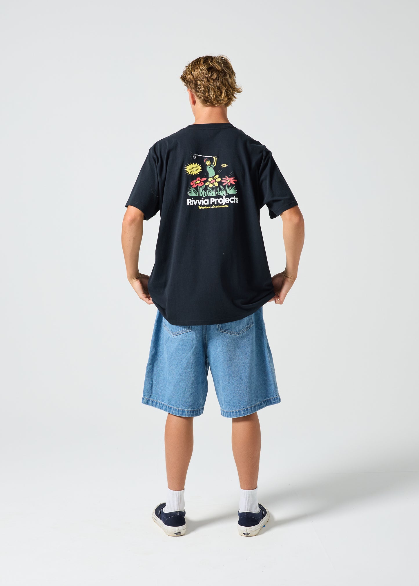 WEEKEND LANDSCAPERS T-SHIRT : BLACK