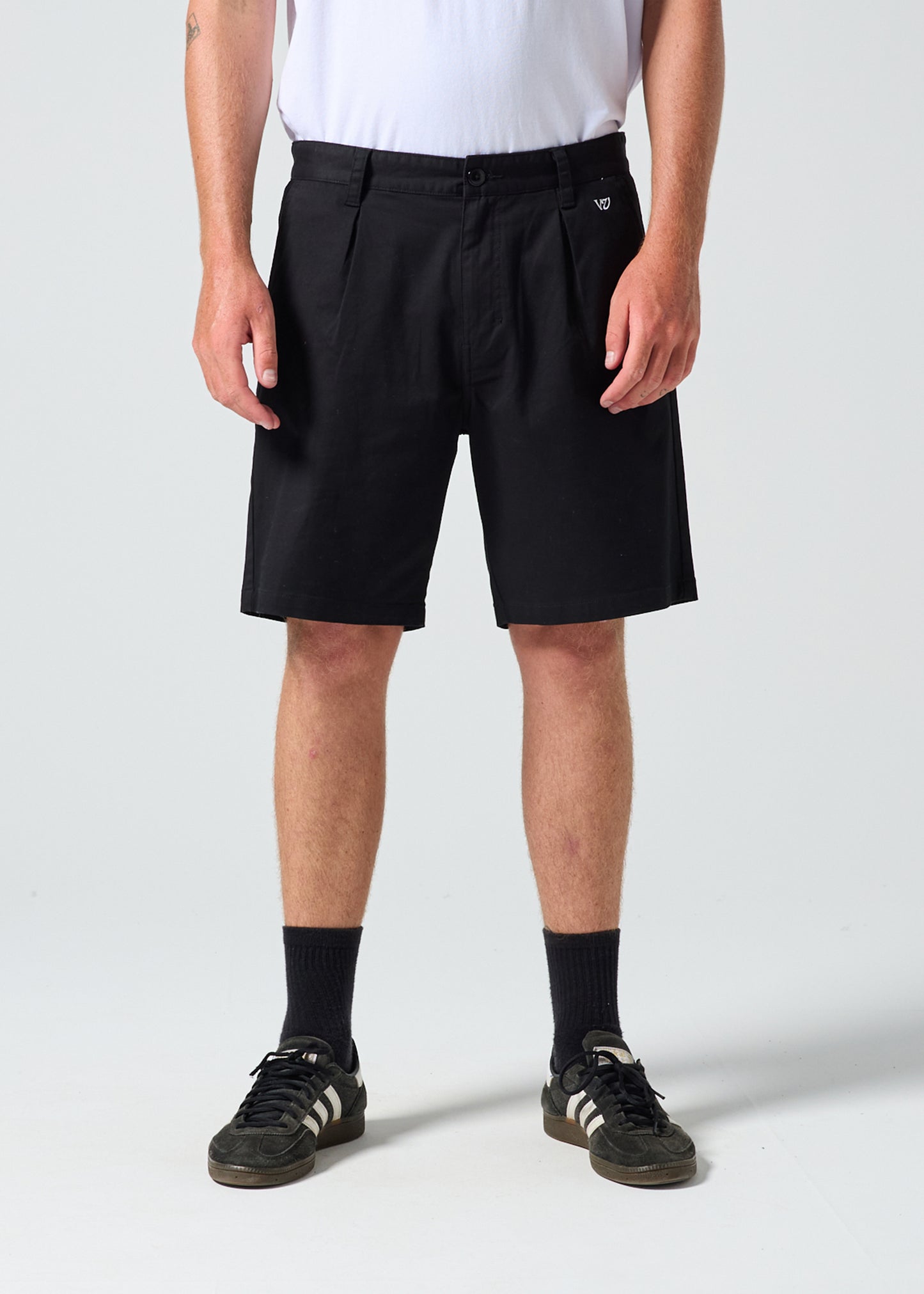 JW CHINO SHORT : BLACK