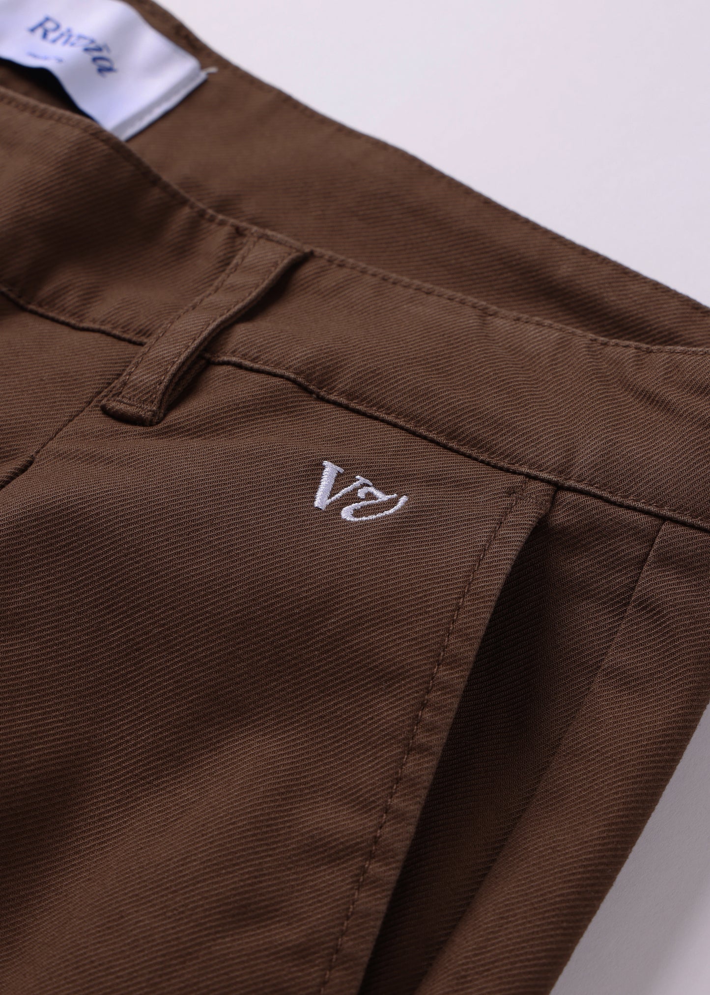 JW CHINO SHORT : BROWN