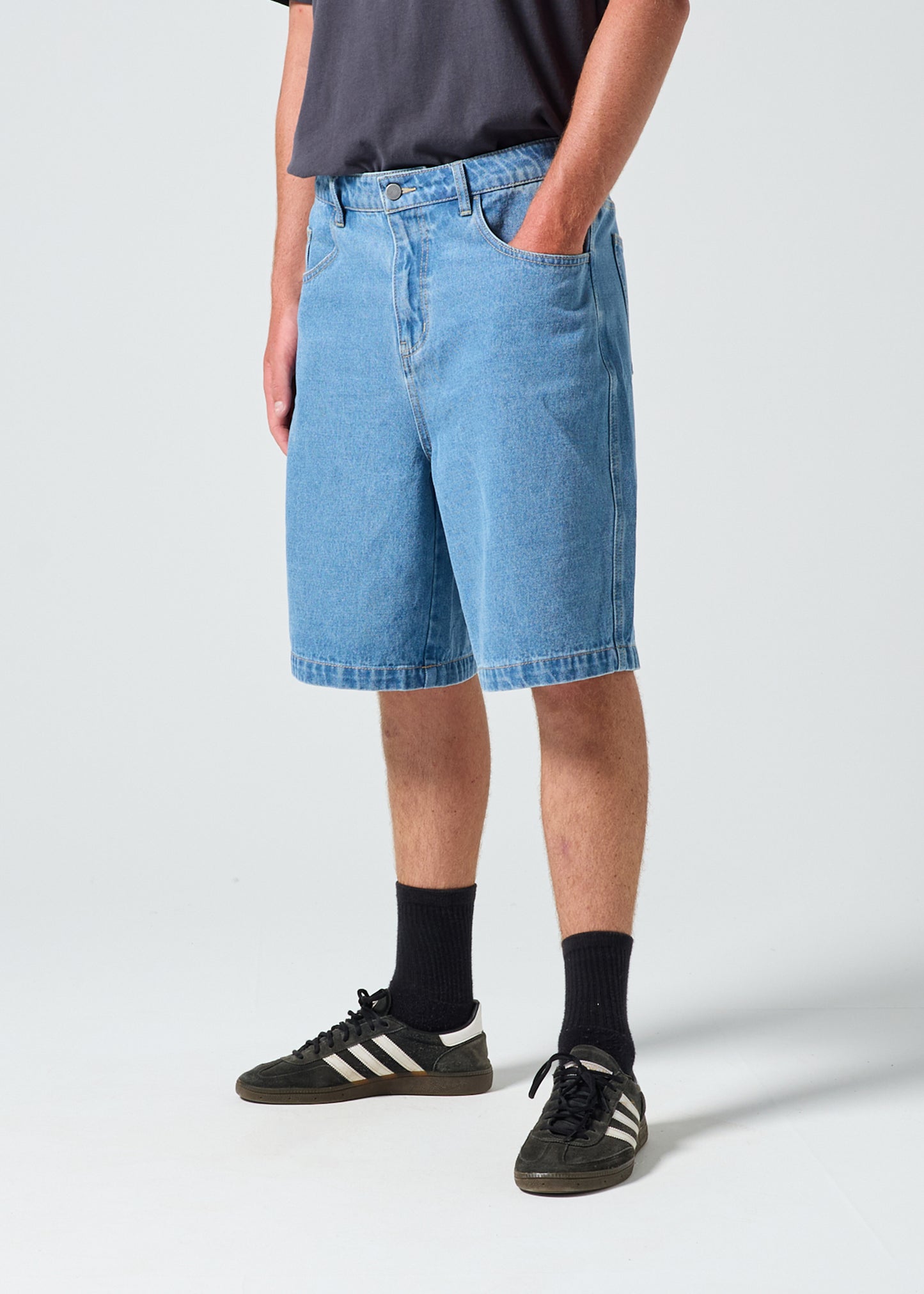 WORLD SERIES DENIM SHORT : BLUE