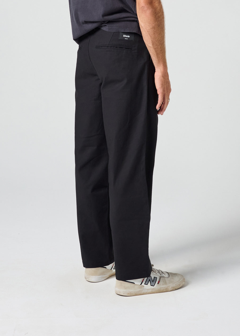 JW CHINO PANT : BLACK