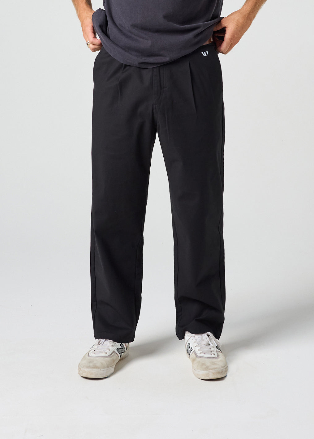 JW CHINO PANT : BLACK