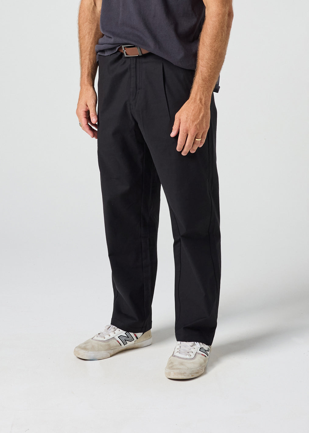 JW CHINO PANT : BLACK