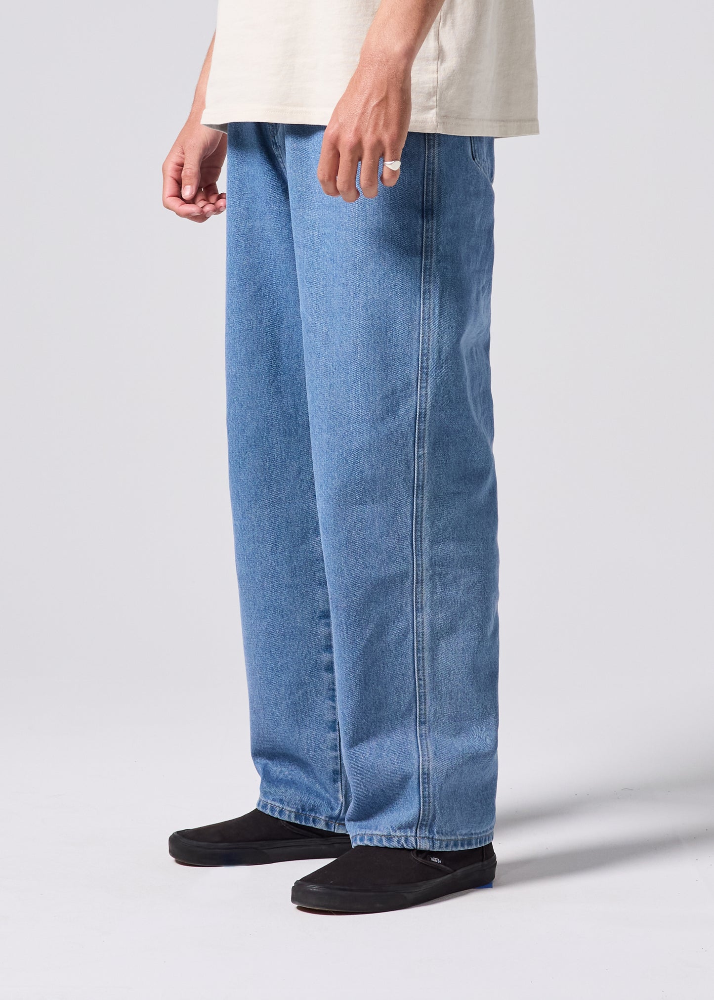 VV CLASS DENIM PANT : WORN BLUE