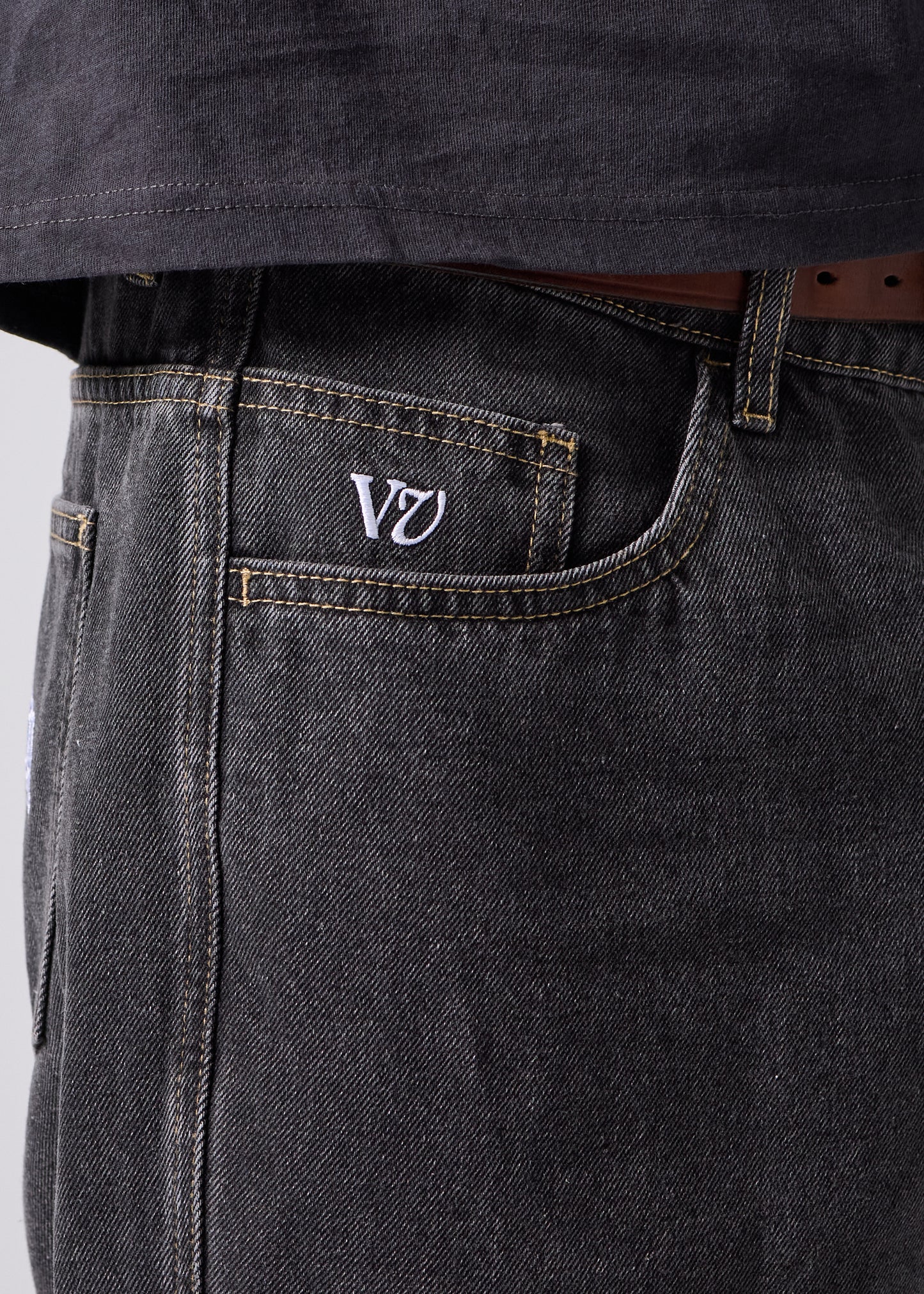 VV CLASS DENIM  : WORN BLACK
