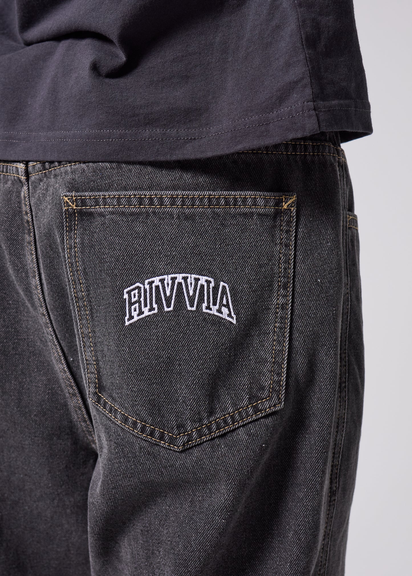 VV CLASS DENIM  : WORN BLACK