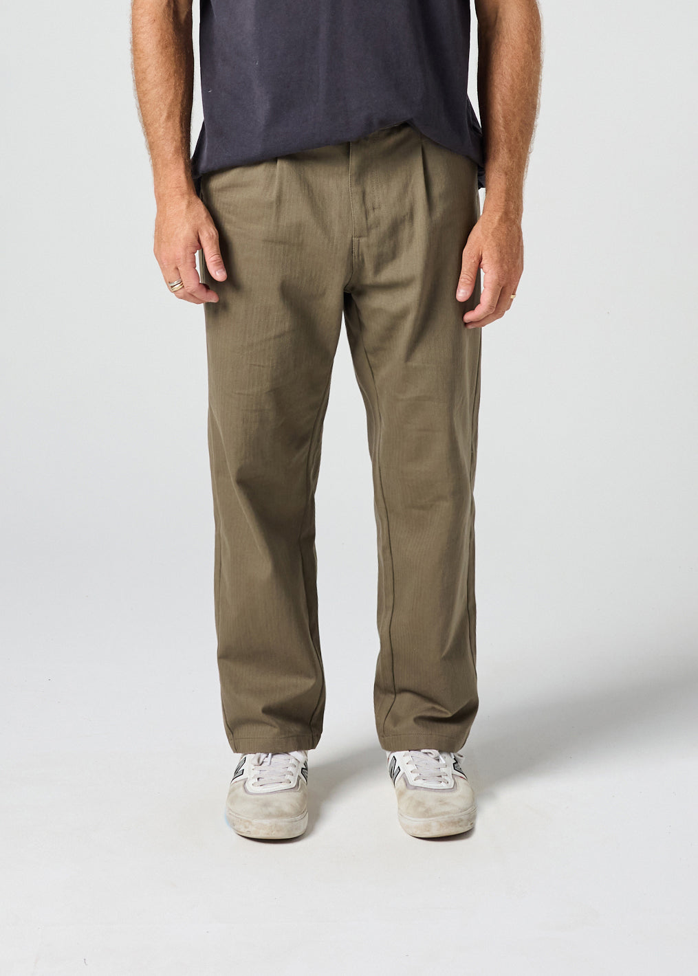 JW CHINO HERRINGBONE PANT : ARMY