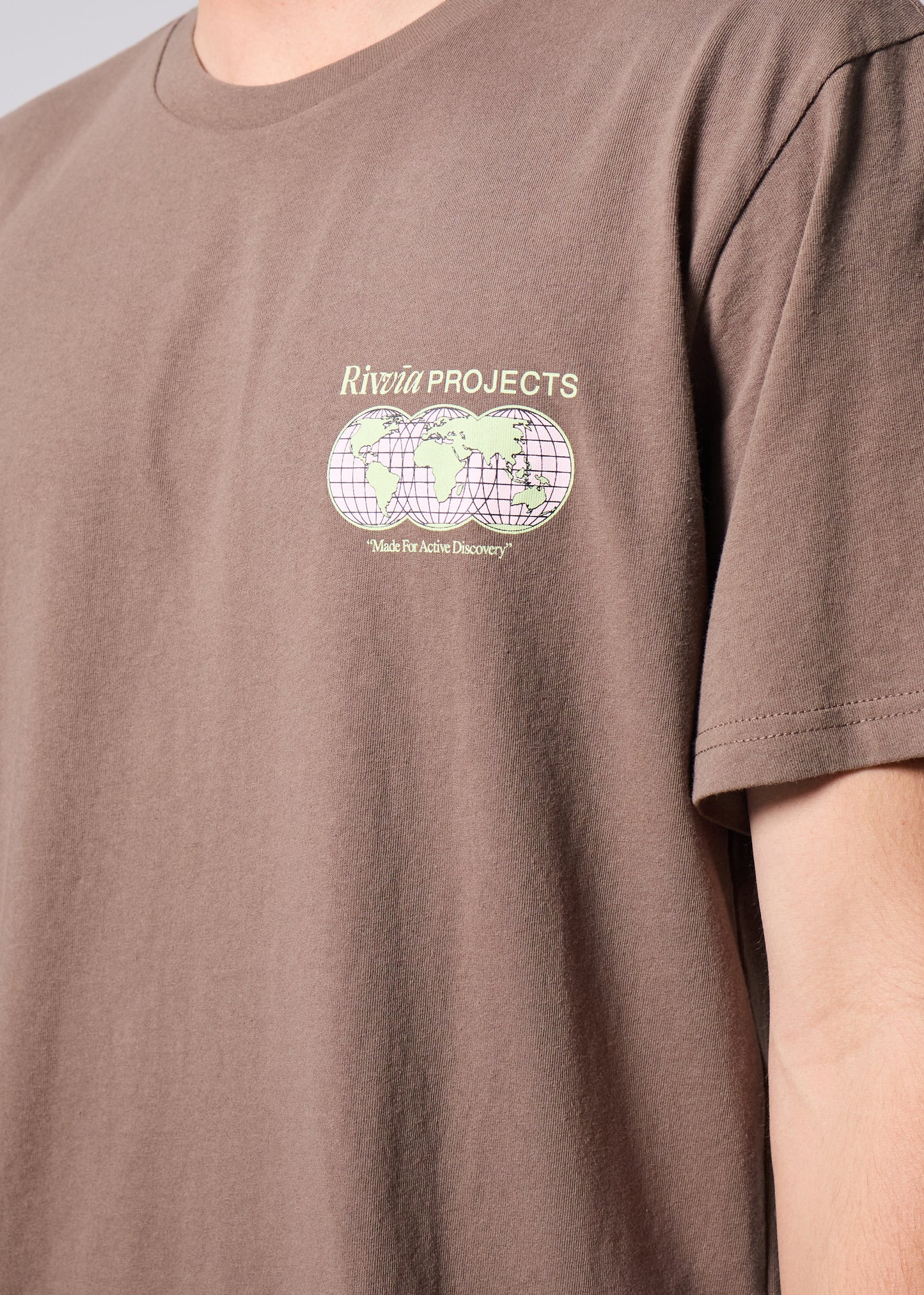 WORLD CONNECTION T-SHIRT : BROWN