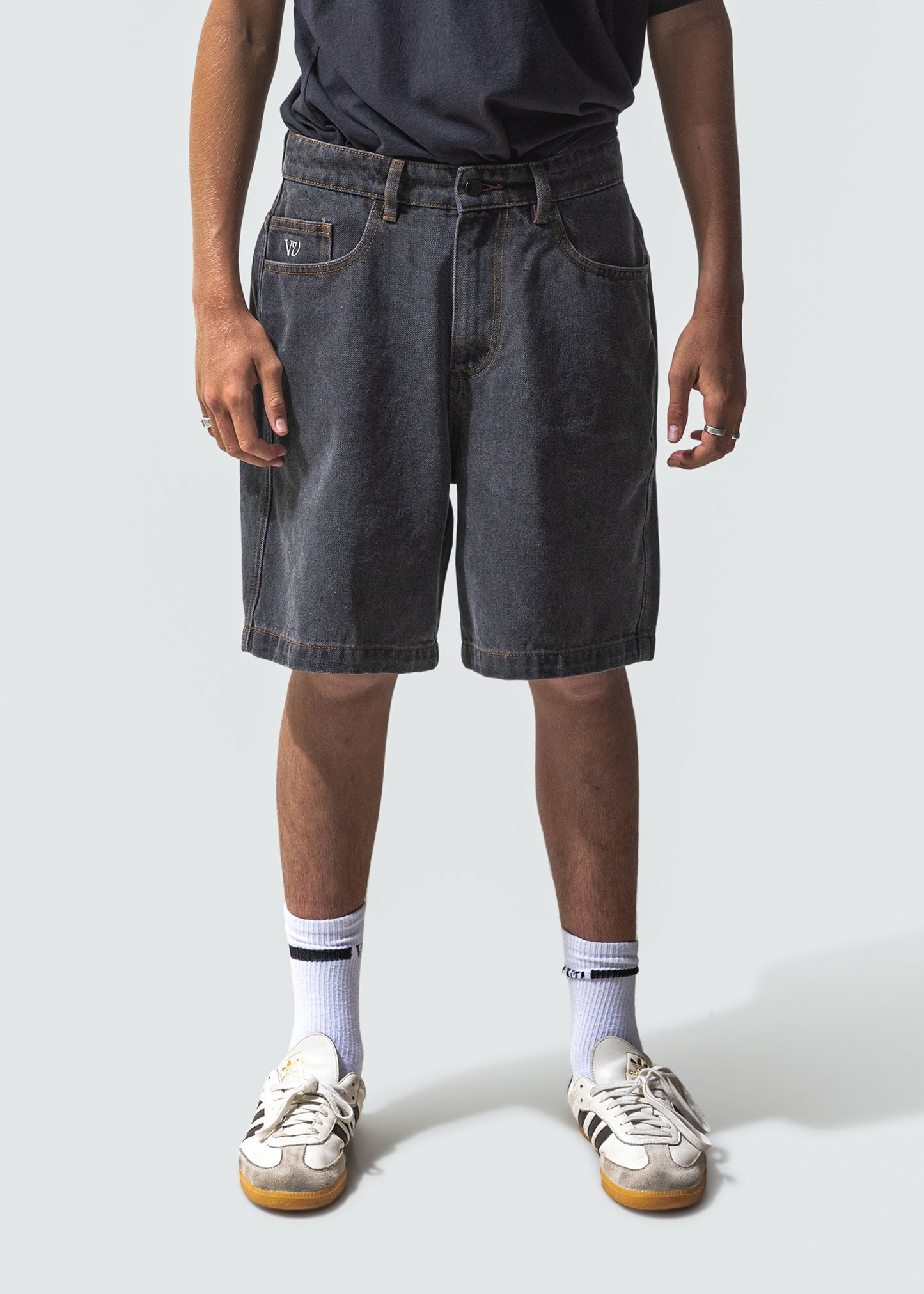 CAPITAL DENIM SHORT : WORN BLACK