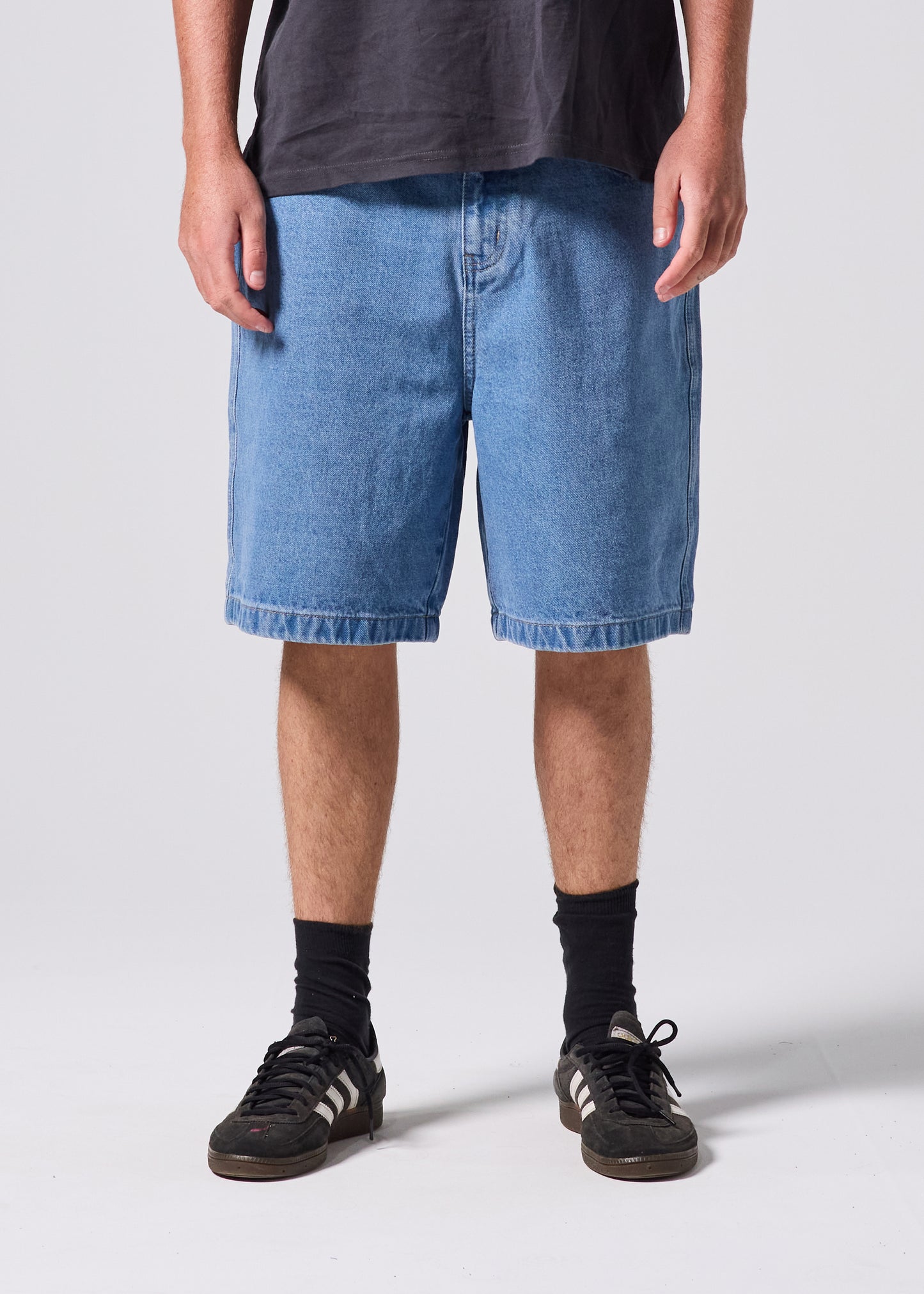 VV CLASS DENIM SHORT : WORN BLUE