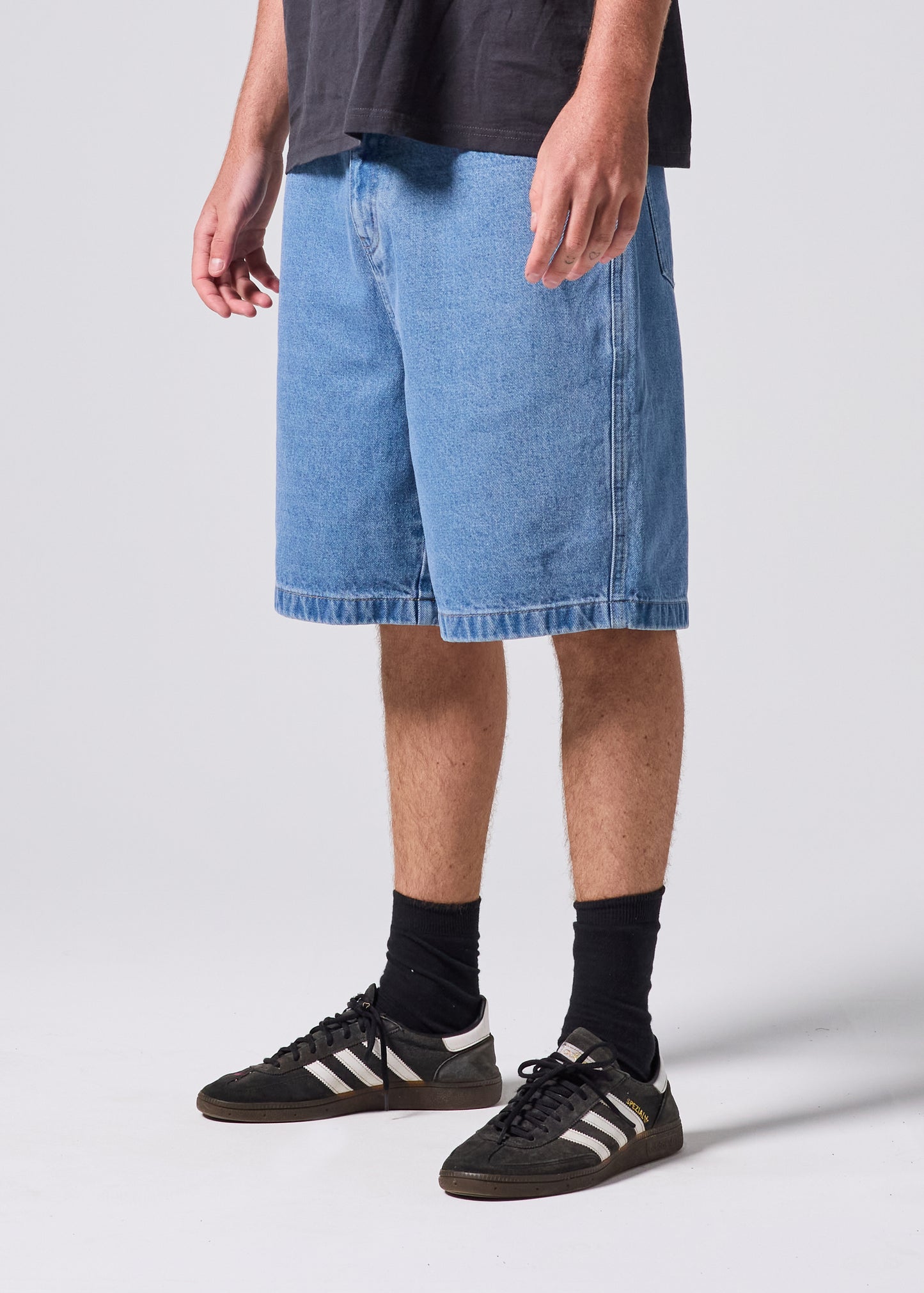 VV CLASS DENIM SHORT : WORN BLUE