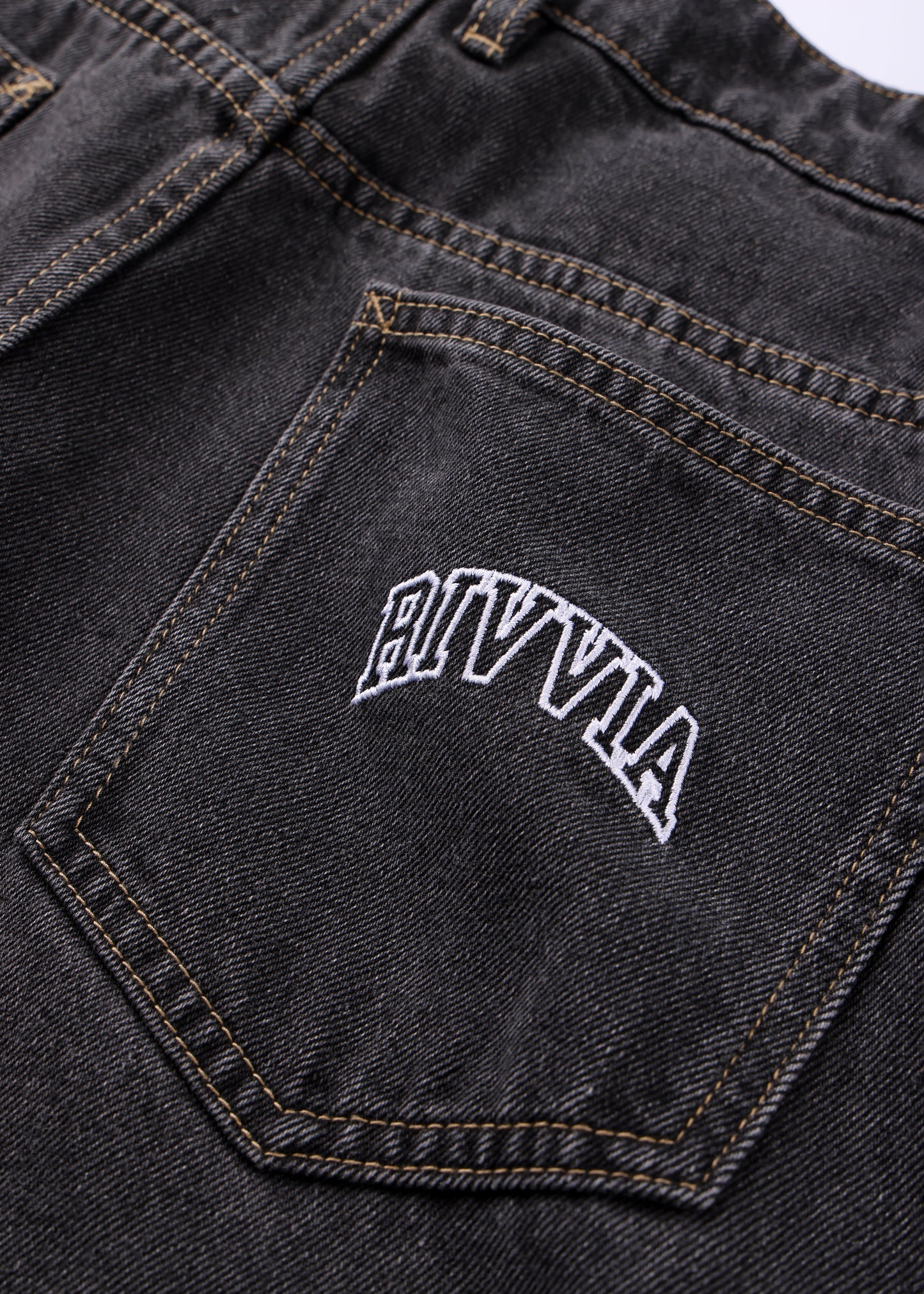 VV CLASS DENIM SHORT : WORN BLACK