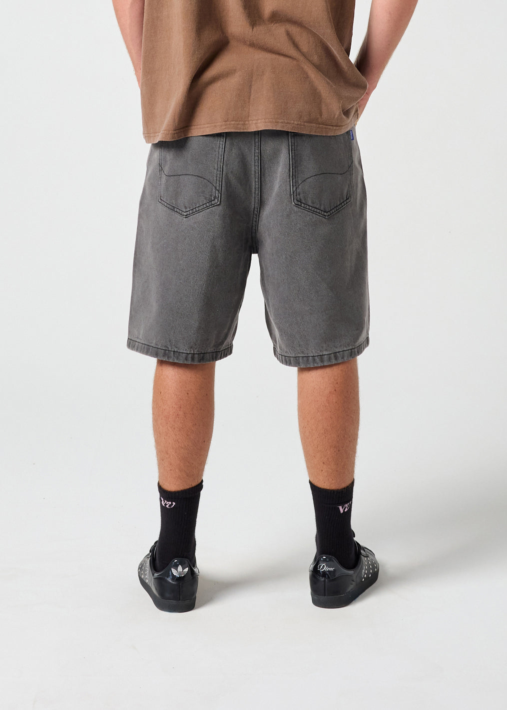 DAILY DENIM SHORT : BLACK WASH