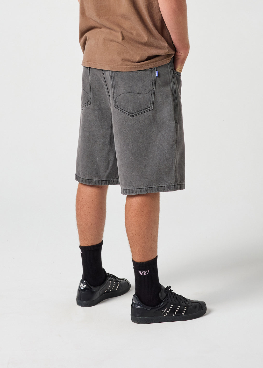 DAILY DENIM SHORT : BLACK WASH