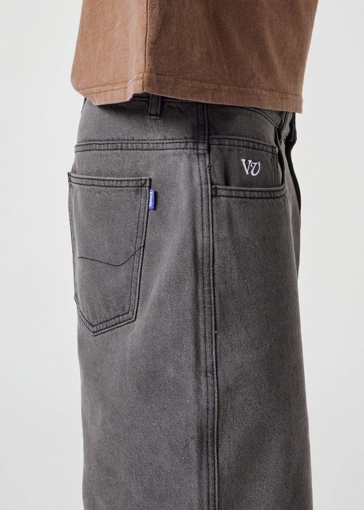 DAILY DENIM SHORT : BLACK WASH