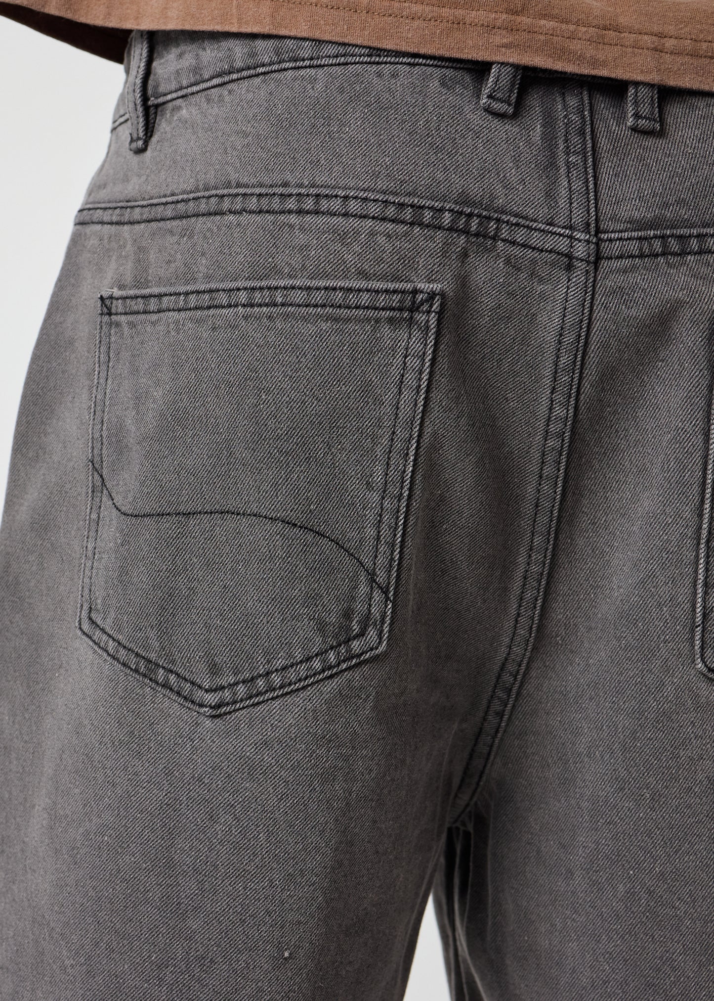 DAILY DENIM SHORT : BLACK WASH