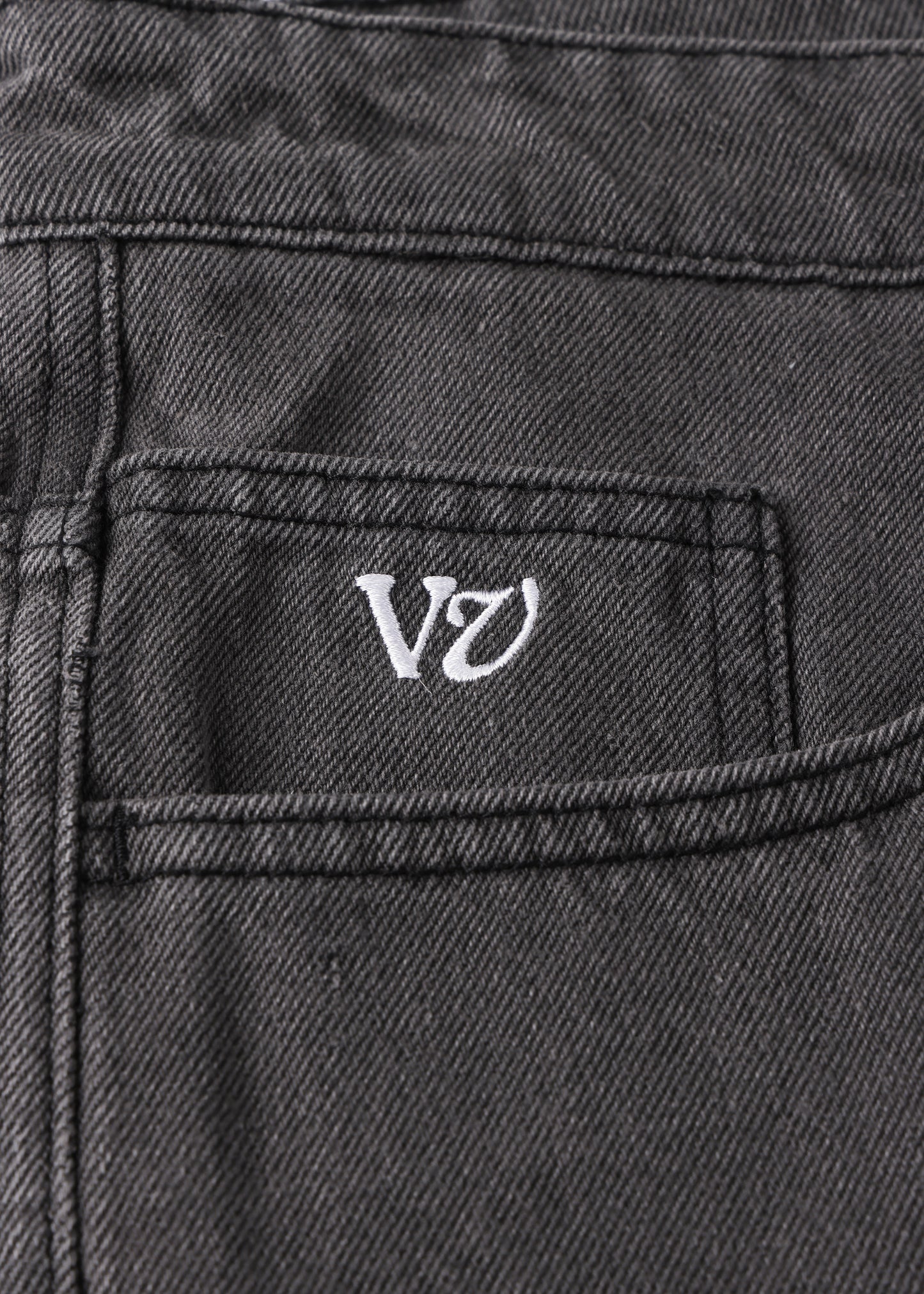 DAILY DENIM SHORT : BLACK WASH