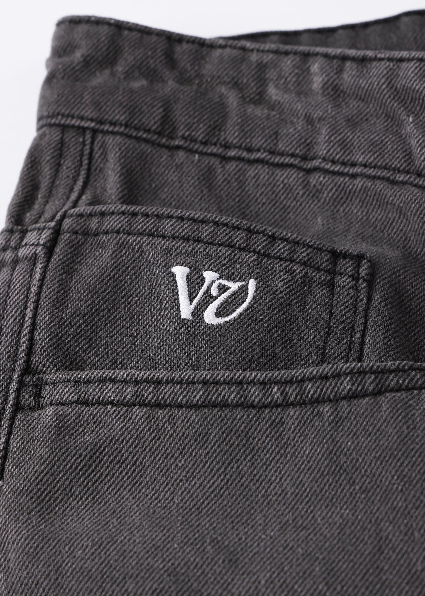 DAILY DENIM SHORT : BLACK WASH