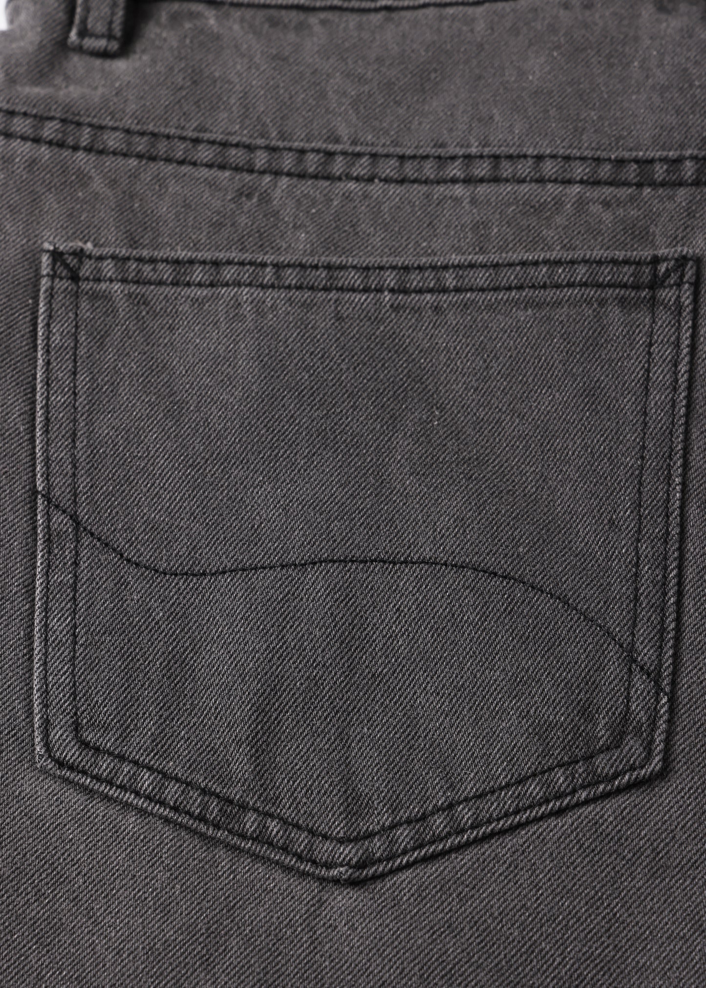 DAILY DENIM SHORT : BLACK WASH
