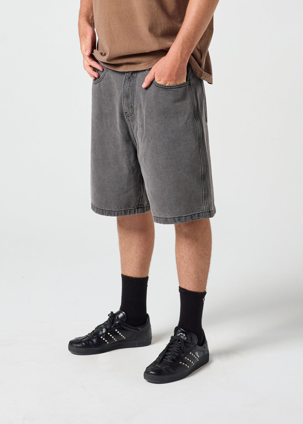 DAILY DENIM SHORT : BLACK WASH