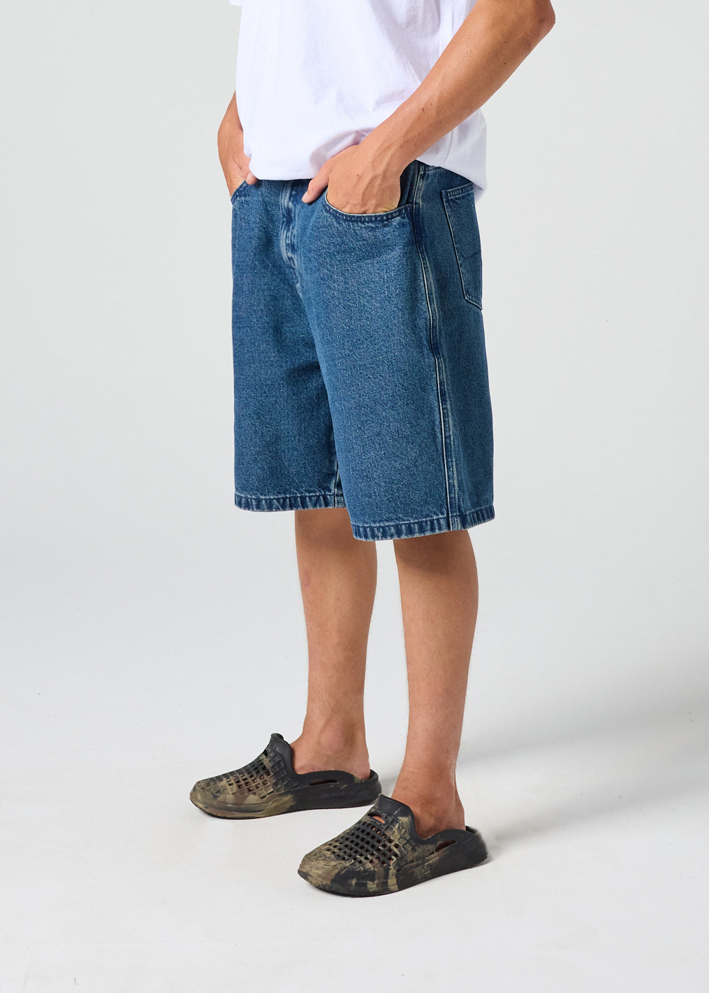DAILY DENIM SHORT : DARK BLUE WASH