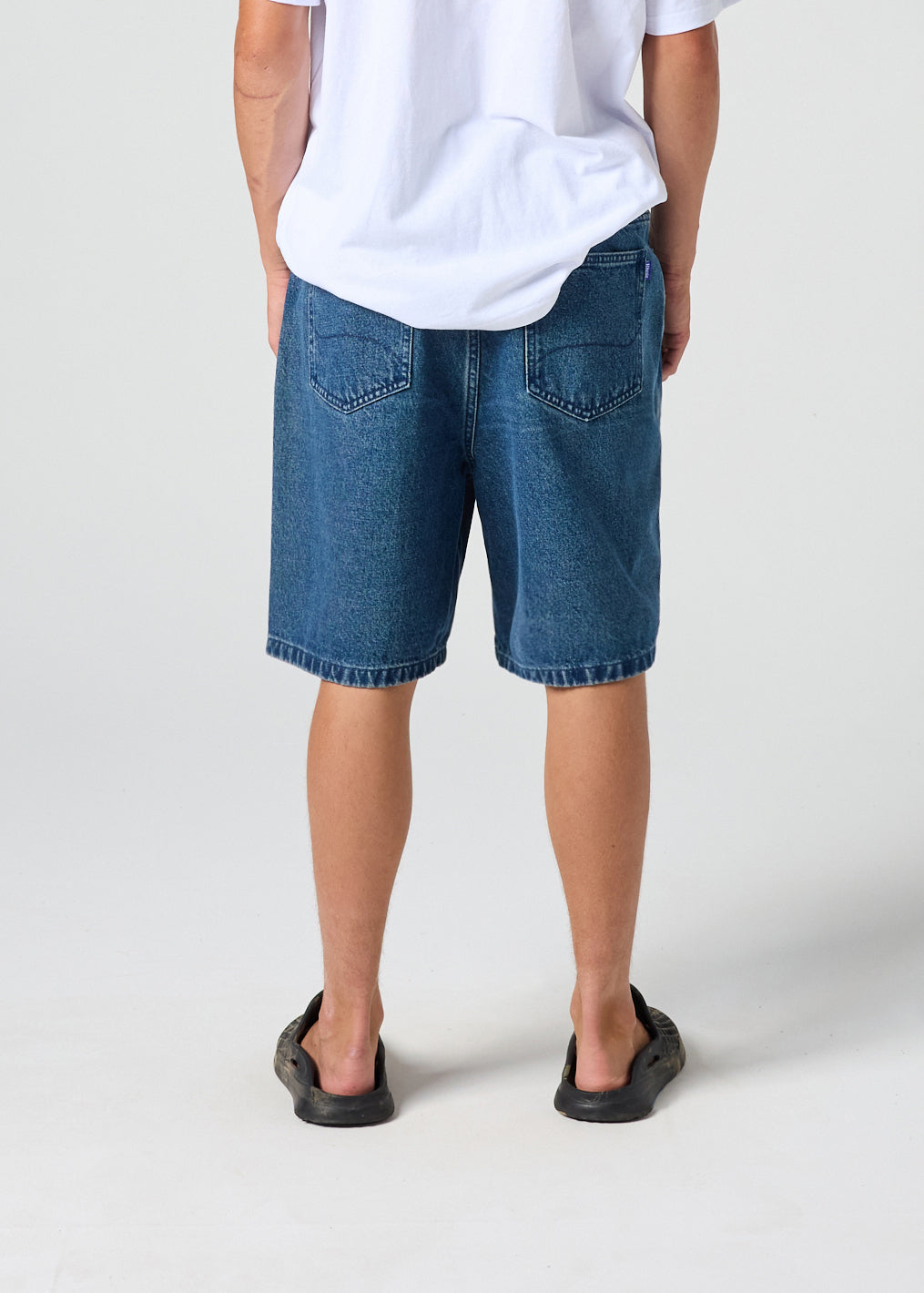DAILY DENIM SHORT : DARK BLUE WASH