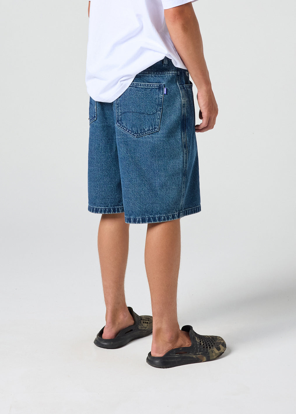 DAILY DENIM SHORT : DARK BLUE WASH