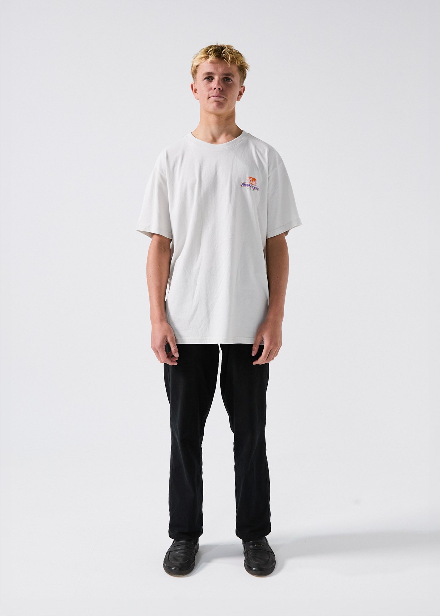 GLOBAL PROJECTS T-SHIRT : OFF WHITE