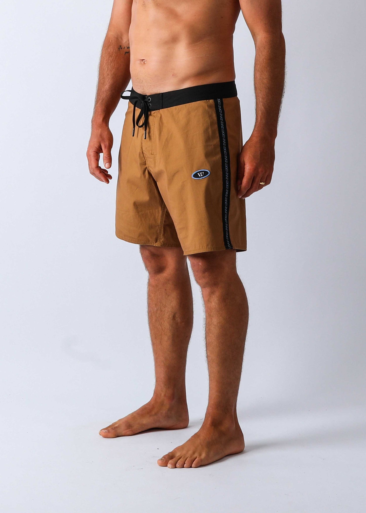 TRAD 17' TRUNK : BROWN BLACK