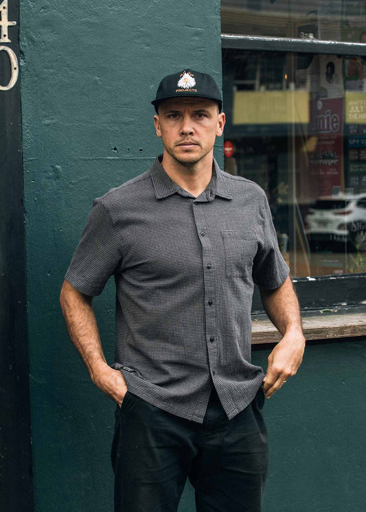 VV CHECK SS SHIRT  : BLACK GREY