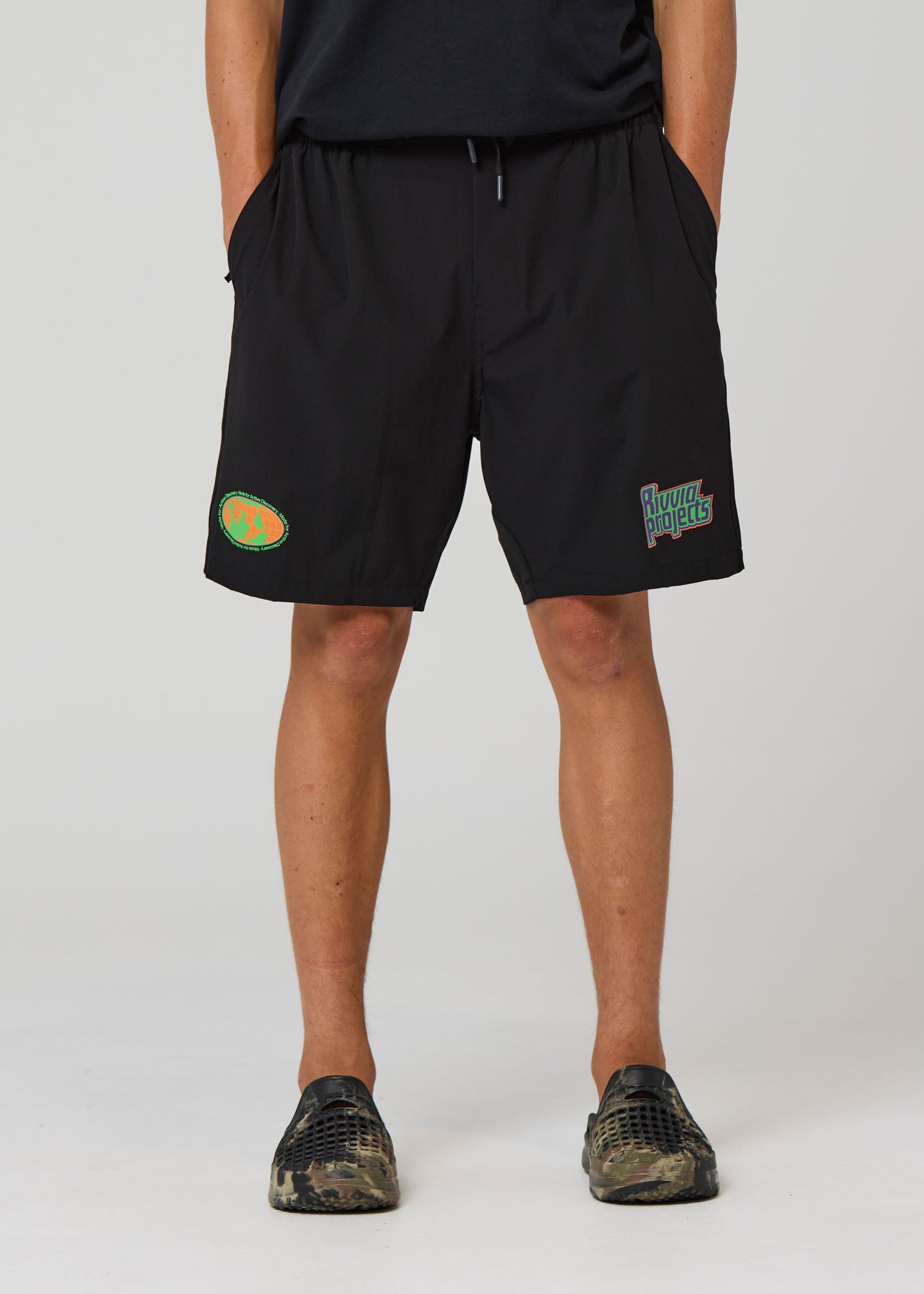 DAILY RIDE GLOBAL DISCOVERY SHORT  : BLACK
