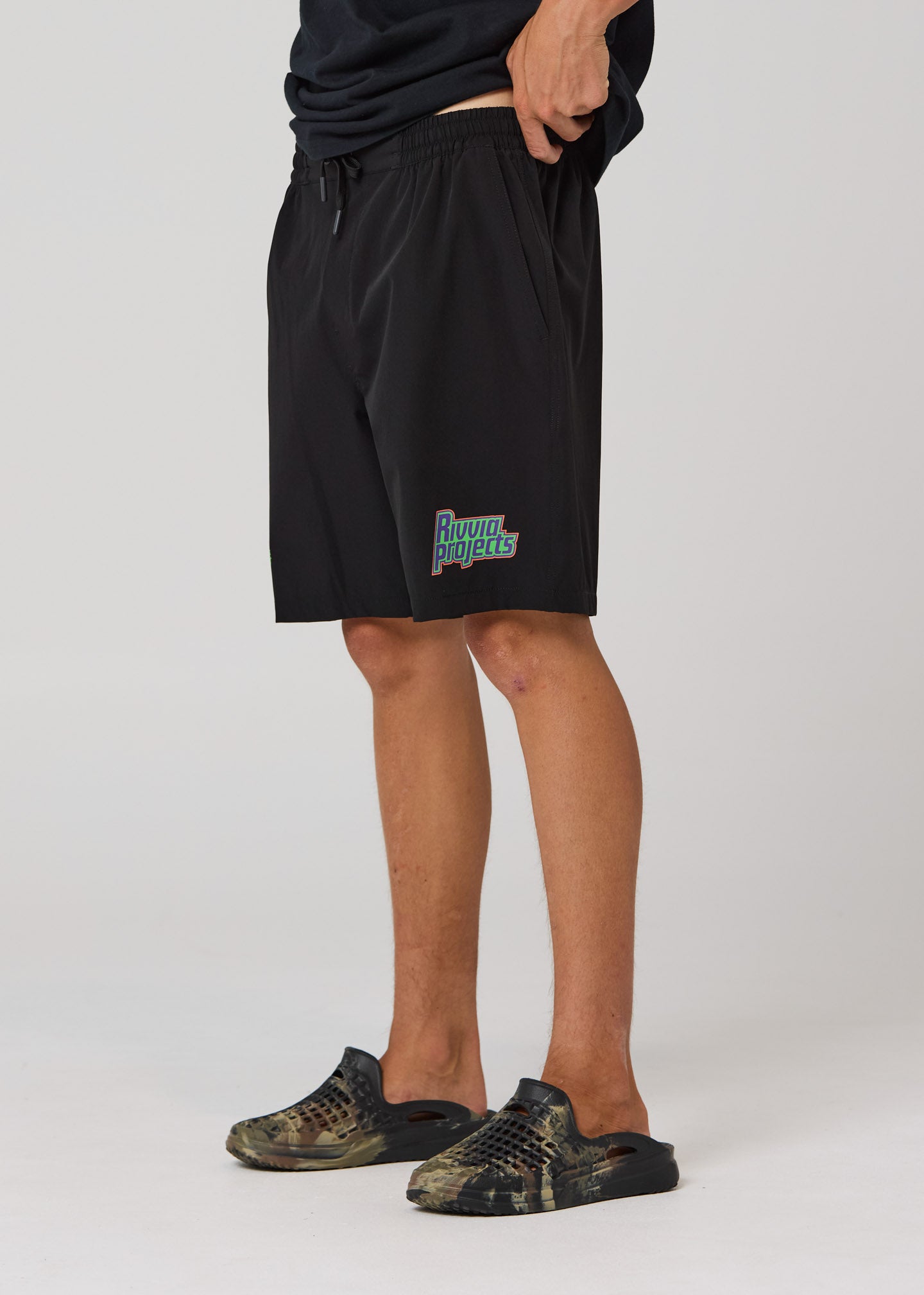 DAILY RIDE GLOBAL DISCOVERY SHORT  : BLACK